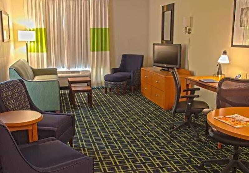 Fairfield Inn & Suites By Marriott Charleston Airport/Convention Center Норт-Чарлстон Екстер'єр фото