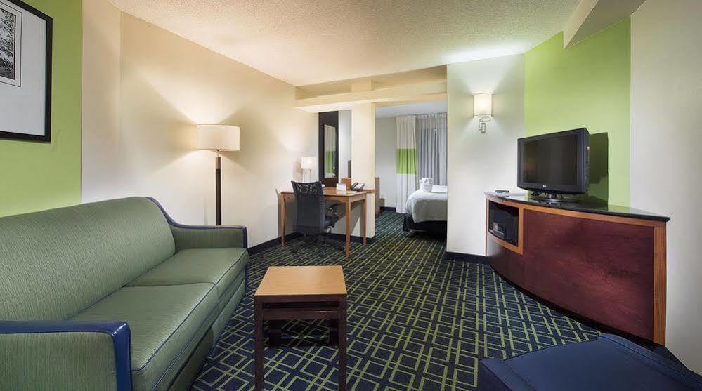 Fairfield Inn & Suites By Marriott Charleston Airport/Convention Center Норт-Чарлстон Екстер'єр фото